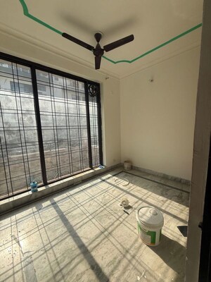 Room in 3 BHK Apartment at Raheja Atlantis, Sector 31 – for Sale