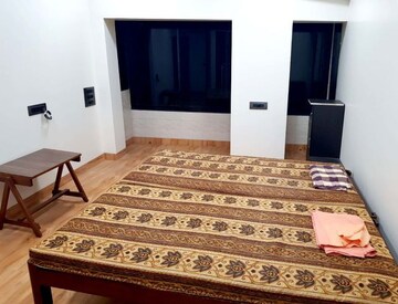 Bedroom in 1 BHK Apartment at Khar East – for Rent