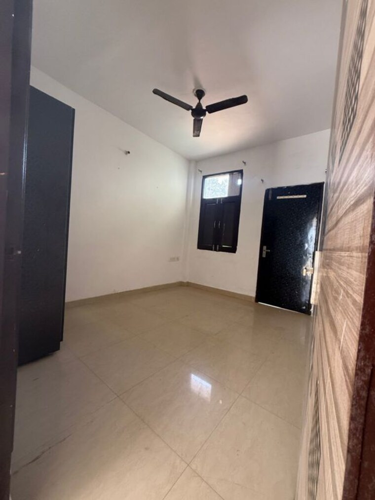 Room, unitech-the-close-north 3 Bedroom 2491 Sq.Ft. Apartment In Sector 50 Gurgaon 9801107