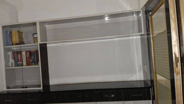 undefined, gaur-city-mall Commercial Office Space 200 Sq.Ft. In Sector 4 Greater Noida Greater Noida 9801114