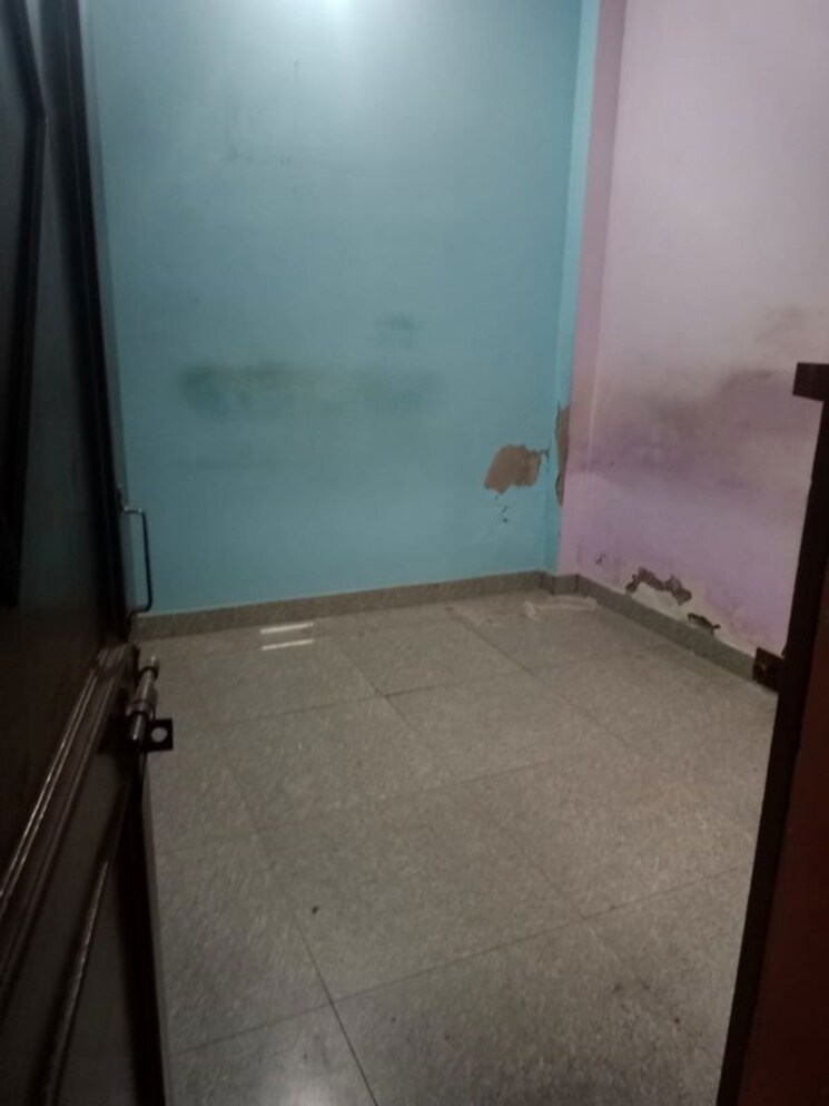 Room, sant nagar 2 Bedroom 450 Sq.Ft. Independent House In Sant Nagar Delhi 9801158