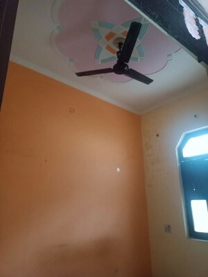 Room in 2 BHK Independent House at Sant Nagar – for Sale