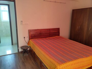 Bedroom in 2.5 BHK Apartment at South City – for Rent