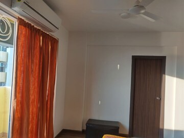 Bedroom in 2.5 BHK Apartment at South City – for Rent