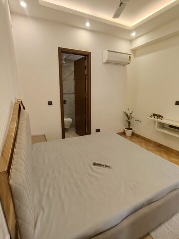 Bedroom in 3.5 BHK Builder Floor at Raj One Good Earth, Sector 71 – for Rent