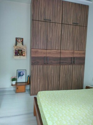 Furnished Amenities in 2 BHK Apartment at Indiabulls Blu Tower A, Worli – for Rent