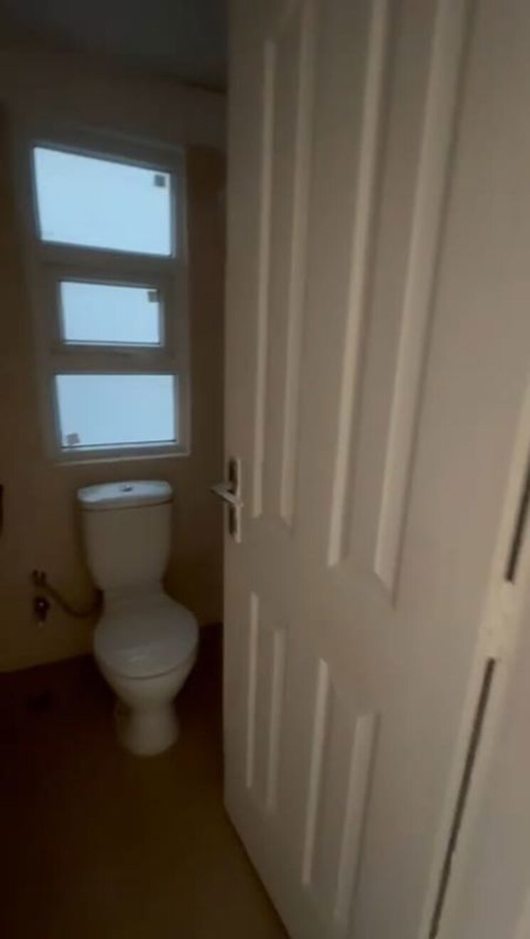 Bathroom, bptp-park-81 3 Bedroom 275 Sq.Yd. Builder Floor In Sector 81 Faridabad 9801204