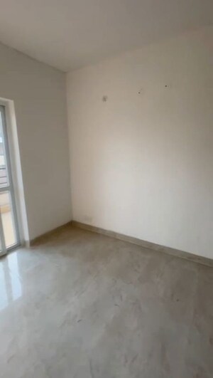 Room in 3 BHK Builder Floor at BPTP Park 81, Sector 81 – for Rent