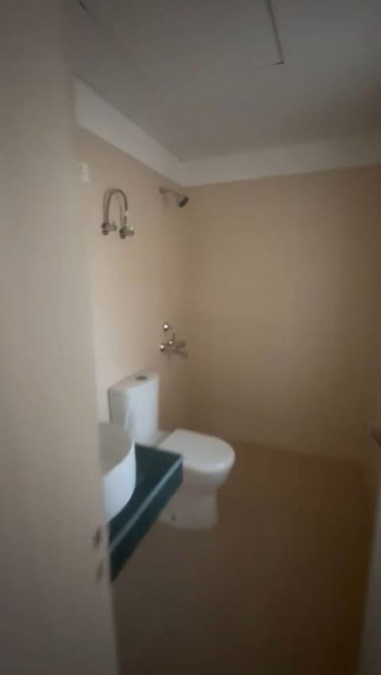 Bathroom, bptp-park-81 3 Bedroom 275 Sq.Yd. Builder Floor In Sector 81 Faridabad 9801204