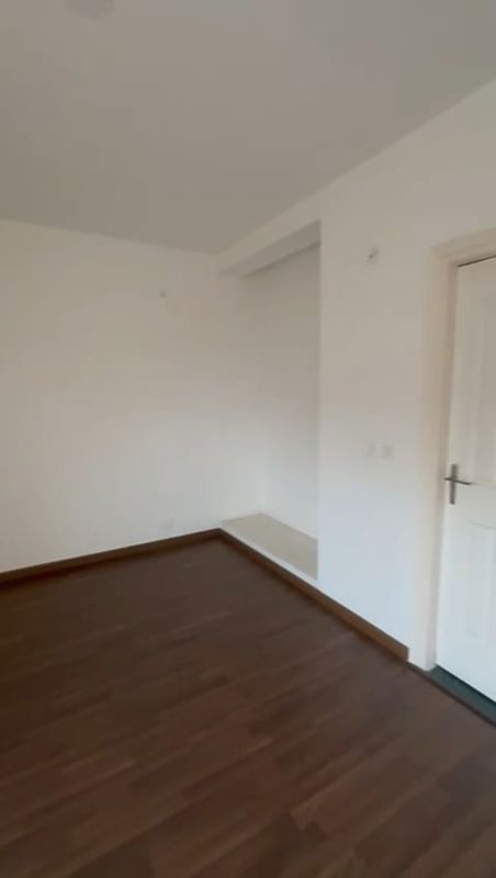 3 BHK + Servant Room 275 Sq.Yd. Builder Floor in BPTP Park 81