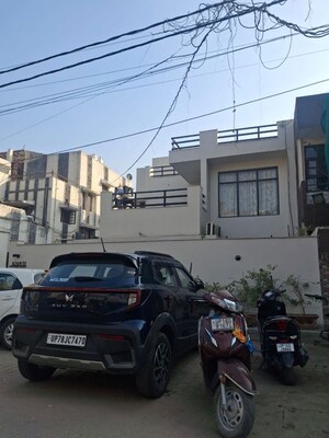 6+ BHK Villa For Sale in Sector 27