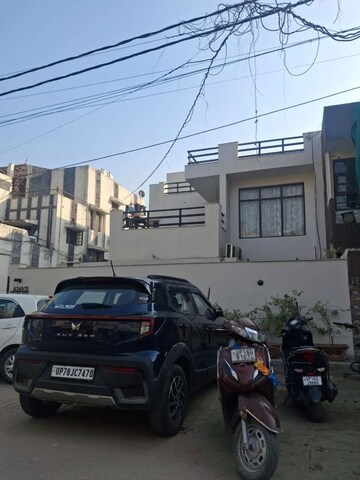 6+ BHK Villa For Sale in Sector 27