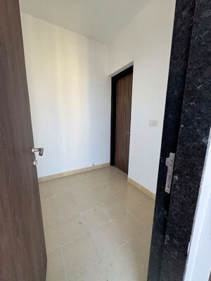  4 BHK Apartment at Sheth Avalon, Laxmi Nagar – for Sale