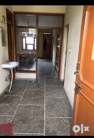 Living Room in 2 BHK Independent House at Sector 59 – for Rent