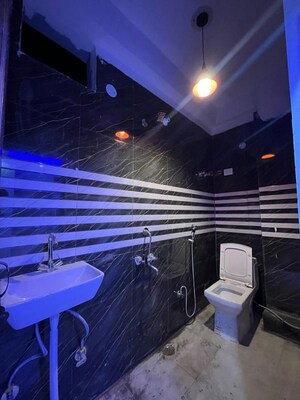 Parking in 1 BHK Apartment at Saket – for Rent