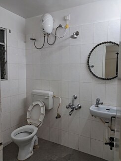 2 BHK Apartment For Rent in Supriya Towers