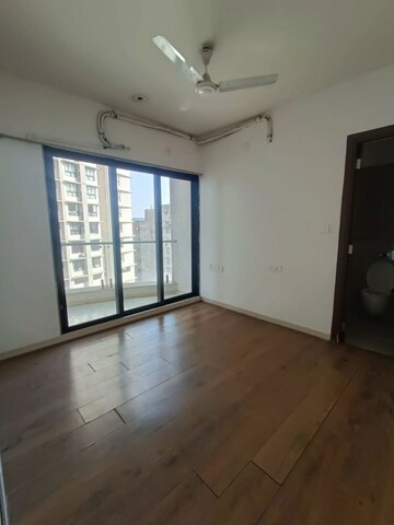 Room in 2 BHK Apartment at Sunteck City Avenue 1, Goregaon West – for Rent