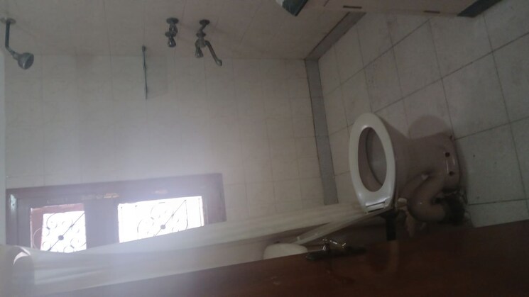 Bathroom, shaurya-apartments 3 Bedroom 1800 Sq.Ft. Apartment In Sector 62 Noida 9801320