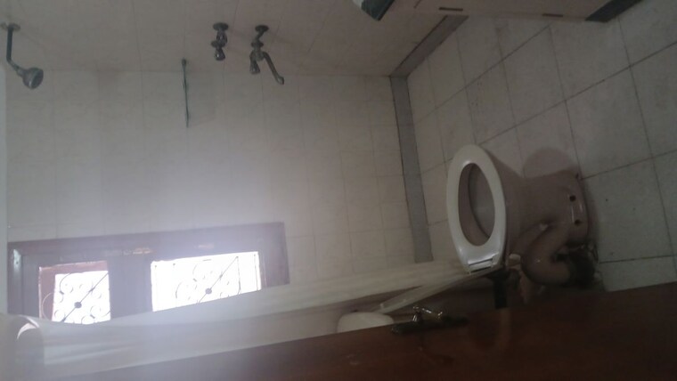 Bathroom, shaurya-apartments 3 Bedroom 1800 Sq.Ft. Apartment In Sector 62 Noida 9801320