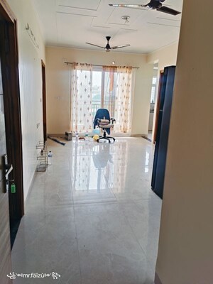 Room in 2 BHK Apartment at Vrindavan Yojna – for Rent