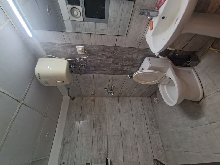 Bathroom, gulshan-bellina 2 Bedroom 597 Sq.Ft. Apartment In Sector 16 Greater Noida Greater Noida 9801335