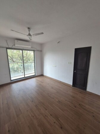 1 BHK + Servant Room Apartment For Rent in Choksey Apartments in Santacruz East, Mumbai