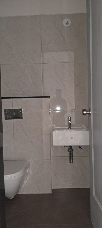 Bathroom in 2 BHK Apartment at Shreepati Skies, Tardeo – for Rent