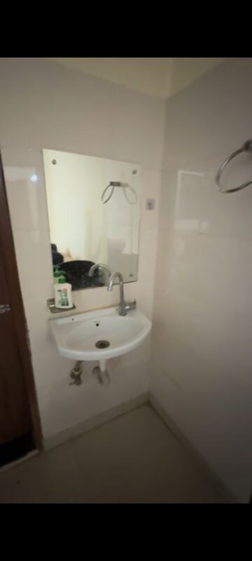 Bathroom in 2 BHK Builder Floor at Eros Rosewood Villas, Sector 50 – for Rent