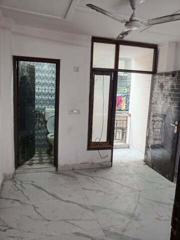 Room in 1 BHK Builder Floor at Govindpuri – for Rent
