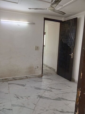 Room in 1 BHK Builder Floor at Govindpuri – for Rent