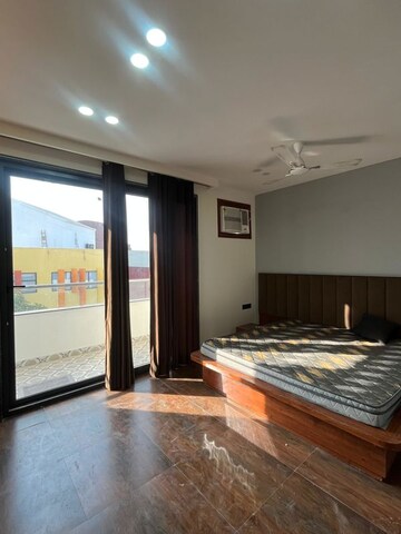 Bedroom in 3 BHK Builder Floor at Ansal Sushant Apartments, Sushant Lok I – for Rent