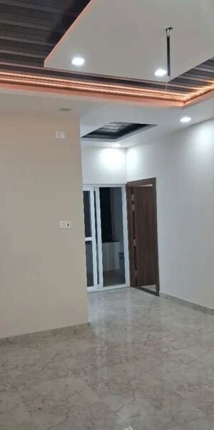  Office Space For Rent in Hazratganj