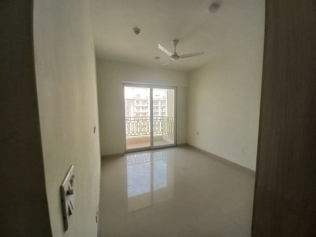 4 BHK + Servant Room,Extra Room Apartment For Rent in Parx Laureate
