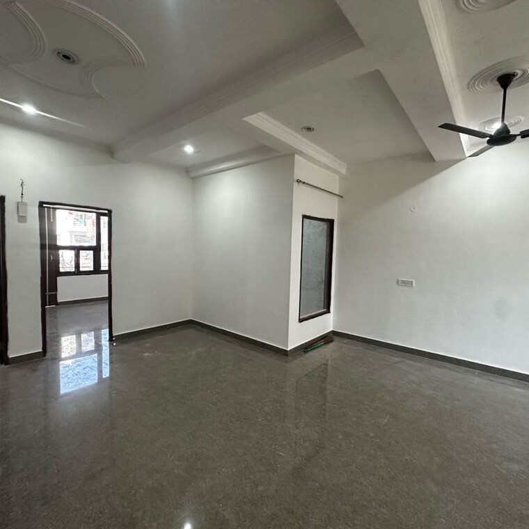 Room, sector 52 3 Bedroom 1836 Sq.Ft. Builder Floor In Sector 52 Gurgaon 9801430