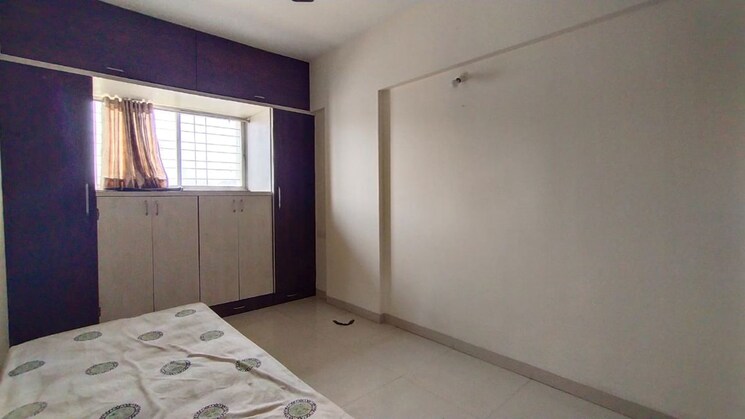 Room, model colony 3 Bedroom 1900 Sq.Ft. Apartment In Model Colony Pune 9801413