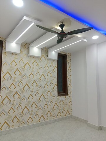 Room in 2 BHK Builder Floor at Govindpuri – for Rent