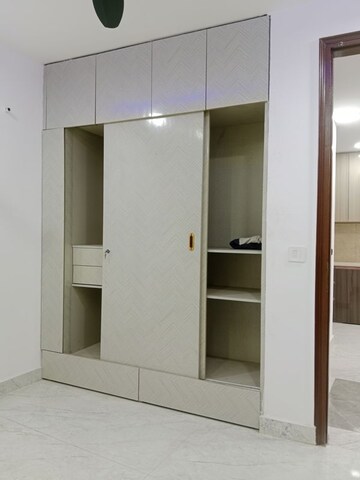 Room in 2 BHK Builder Floor at Govindpuri – for Rent