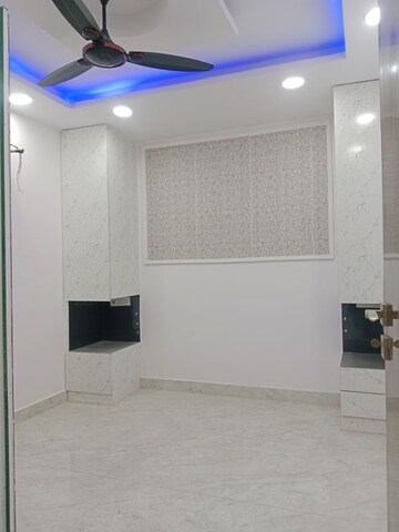Room in 2 BHK Builder Floor at Govindpuri – for Rent