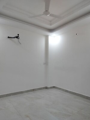 Room in 2 BHK Builder Floor at Vasant Kunj – for Rent