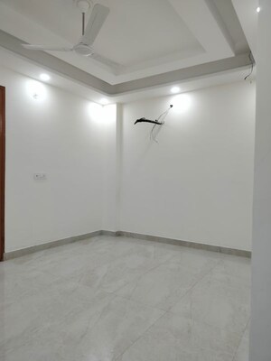 Room in 2 BHK Builder Floor at Vasant Kunj – for Rent