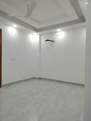 Room in 2 BHK Builder Floor at Vasant Kunj – for Rent