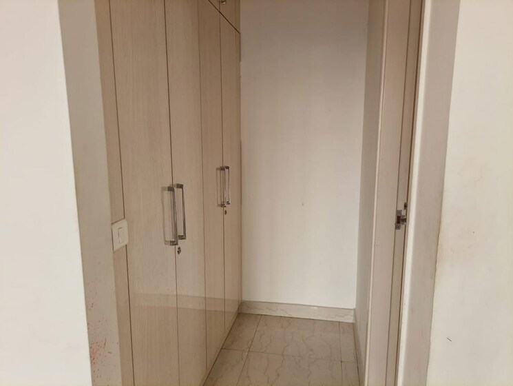 Bathroom, emaar-the-palm-drive-palm-studios 3 Bedroom 2000 Sq.Ft. Apartment In Sector 66 Gurgaon 9801480