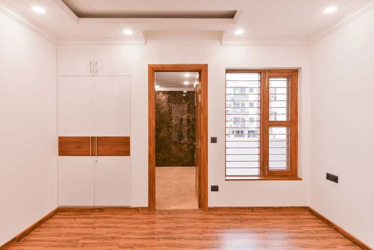 Room, sector 85 4 Bedroom 250 Sq.Yd. Builder Floor In Sector 85 Faridabad 9801469