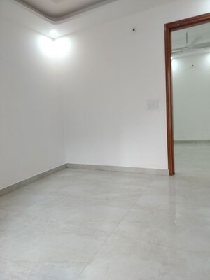 Room in 2 BHK Builder Floor at Vasant Kunj – for Rent