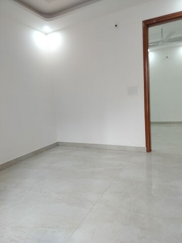 Room in 2 BHK Builder Floor at Vasant Kunj – for Rent