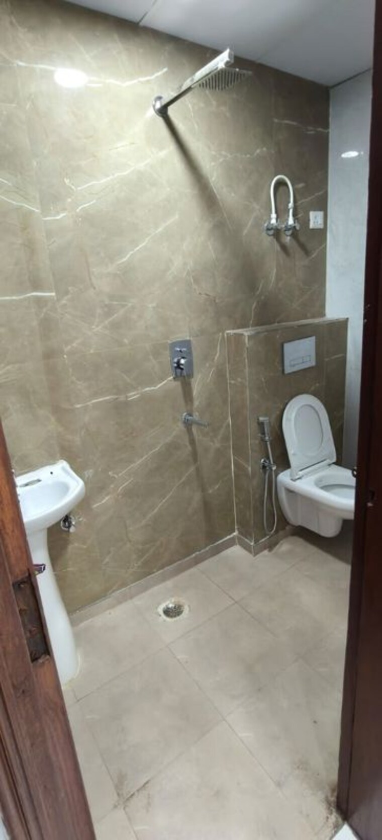Bathroom, sector 104 3 Bedroom 1355 Sq.Ft. Builder Floor In Sector 104 Noida 9801511