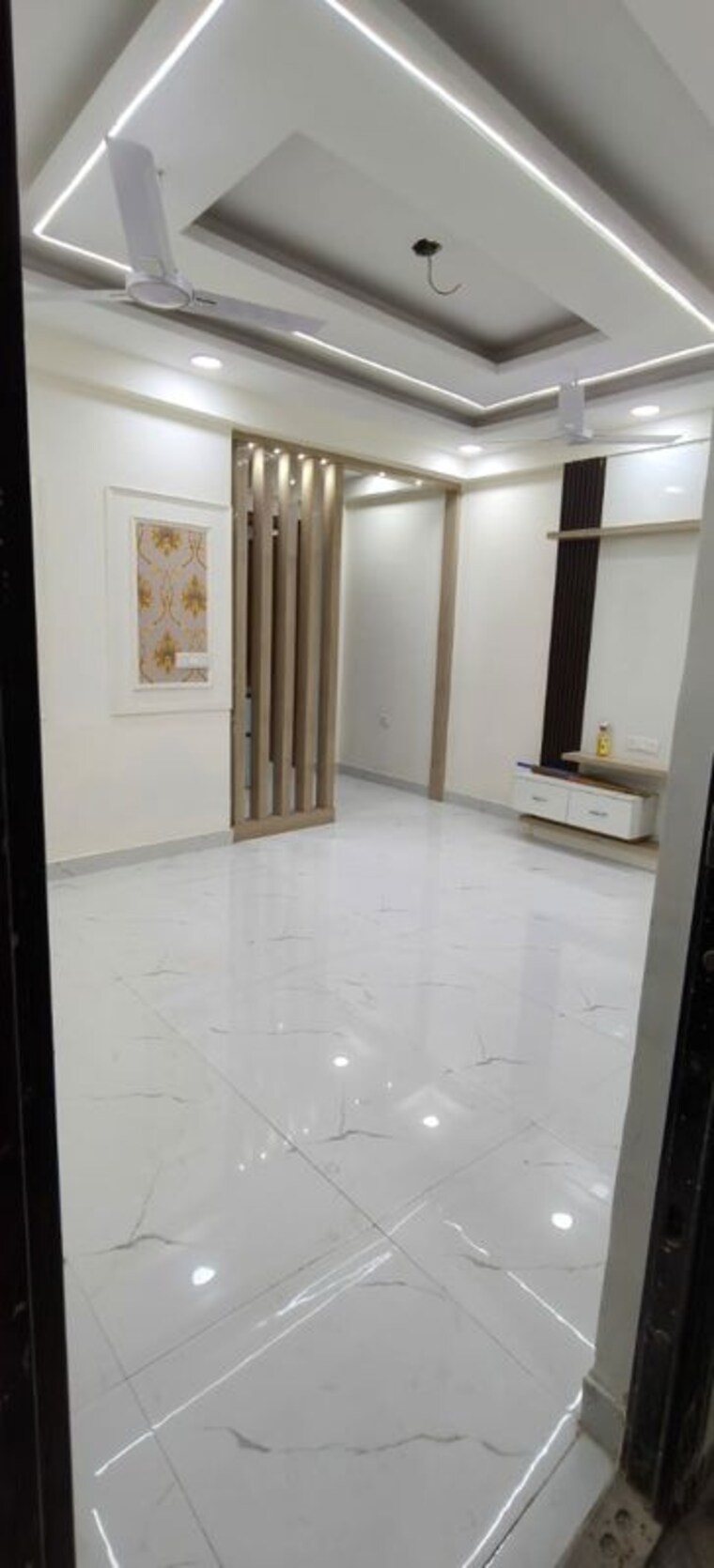 Room, sector 104 3 Bedroom 1355 Sq.Ft. Builder Floor In Sector 104 Noida 9801511