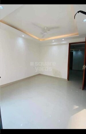 Room in 4 BHK Builder Floor at Saket – for Rent