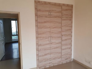 Room in 3 BHK Apartment at GPL Eden Heights, Sector 70 – for Rent