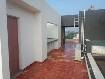 Room in 5 BHK Villa at Assetz Earth And Essence, International Airport Road – for Rent